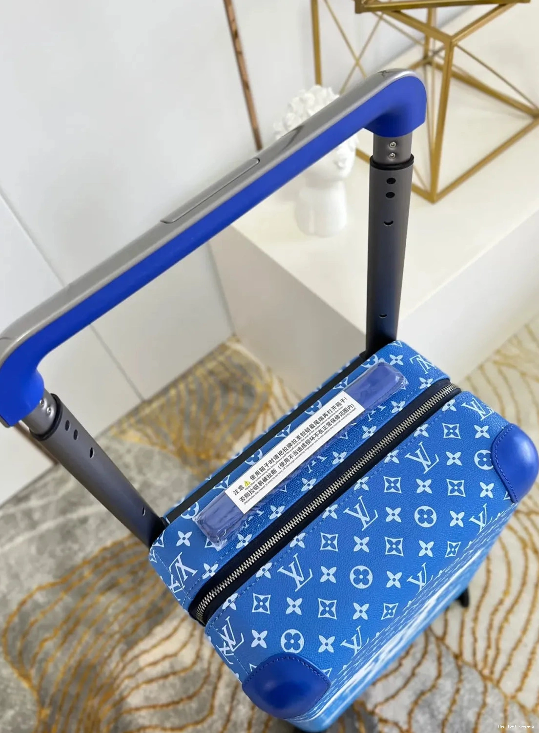 CUSTOM 37L CABIN 55 HORIZON SUITCASE CLOUDS 0519